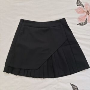 Elegant Black Pleated Skirt